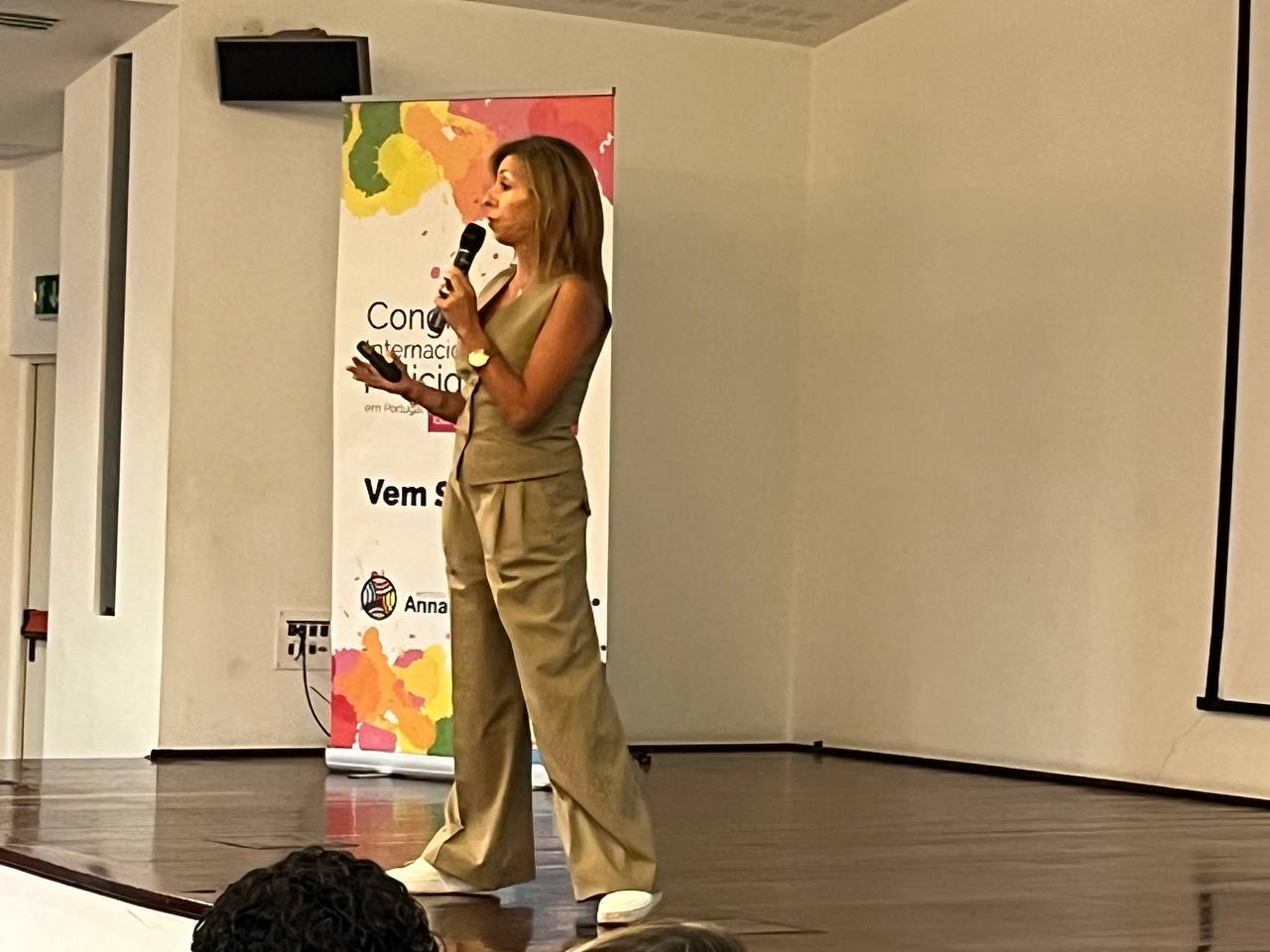 Sandra Félixa a apresentar uma sessão de mentoria em grupo